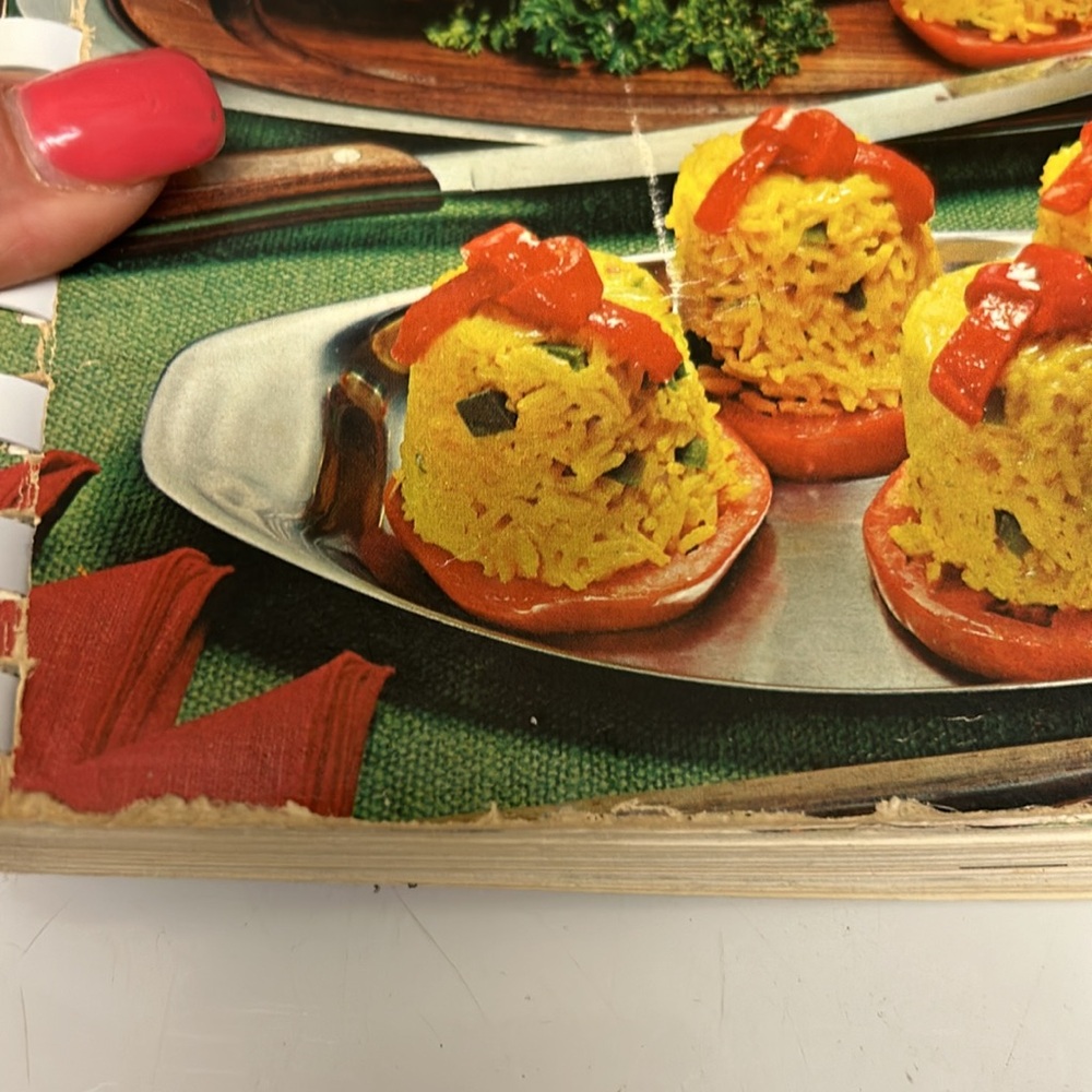Favorite Recipes Cookbook - Picture 2 of 9